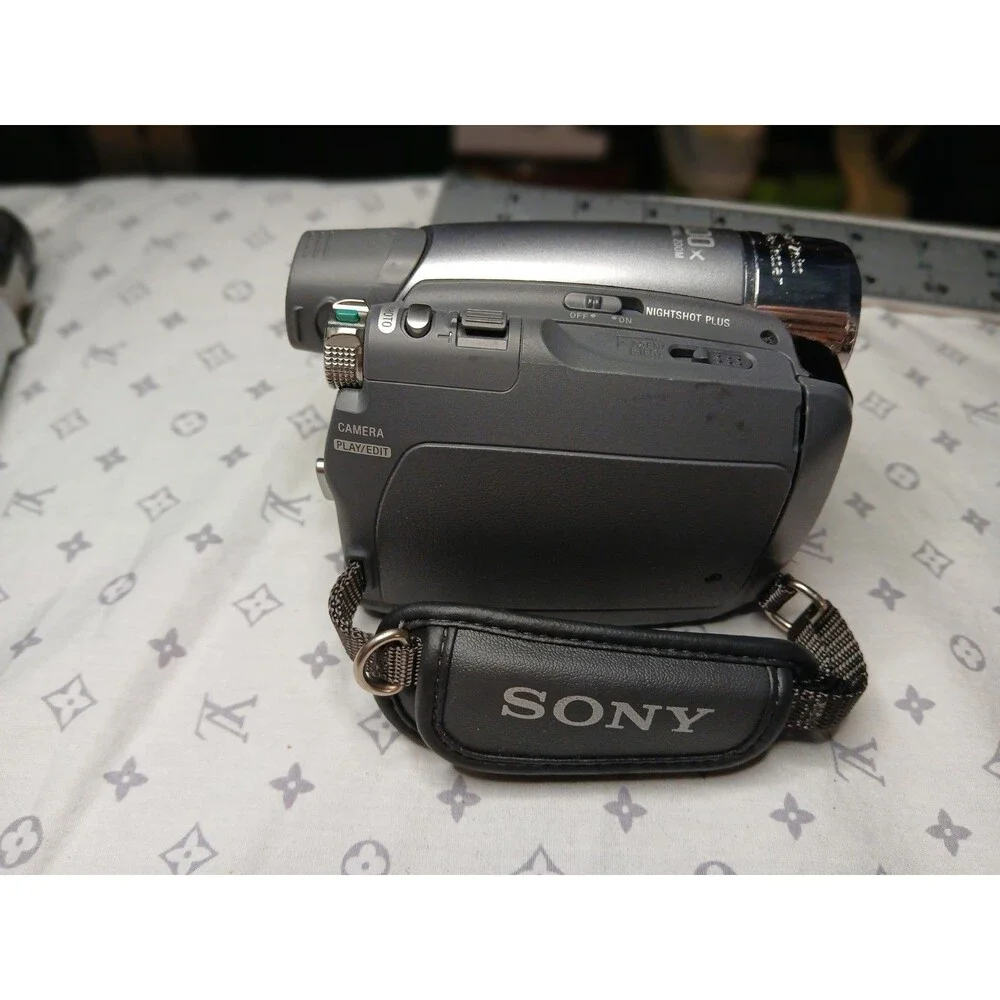 Sony MiniDV Handycam Camcorder with 20x Optical Zoom (DCR-HC28)